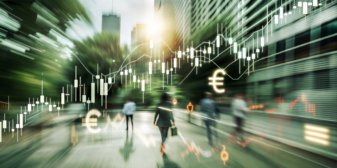 Bybildet i grønt med grafer, valutasymboler over bildet. 