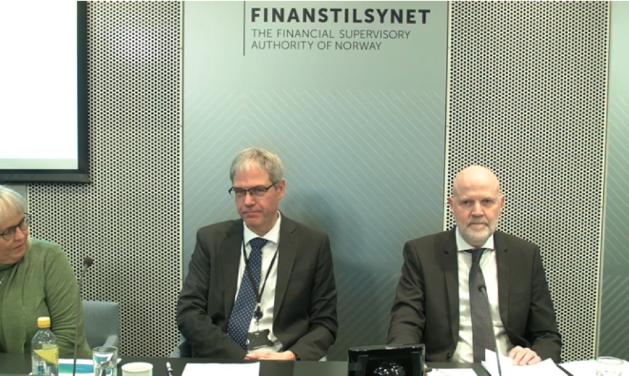 Finanstilsynet, her ved Per Mathis Kongsrud, direktør for digitalisering og analyse, og finanstilsynsdirektør Morten Baltzersen la torsdag frem tilsynets halvårige rapport Finansielt utsyn.