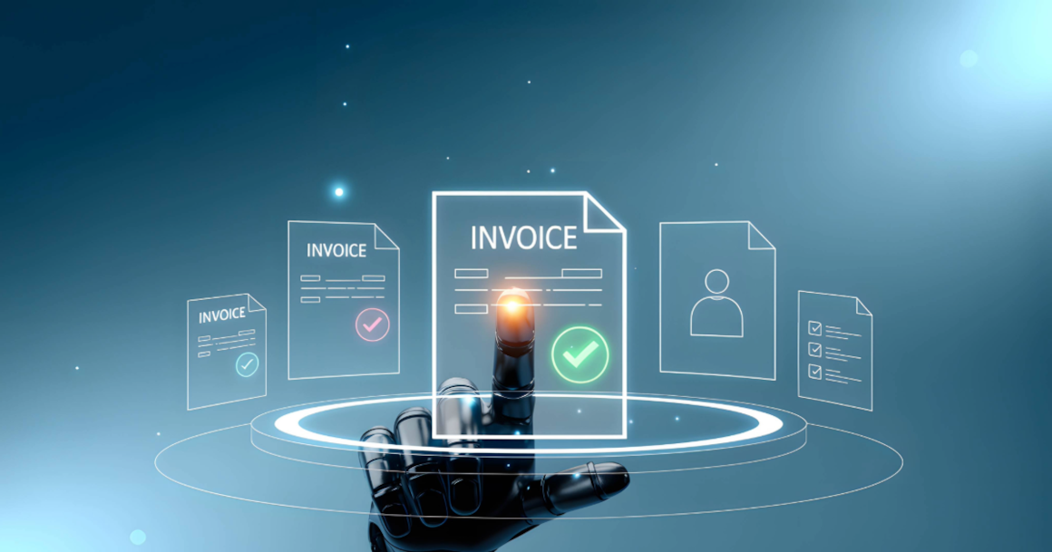 En robot finger som peker mot en digital faktura. Bilde.